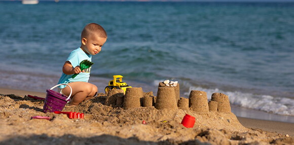 Sigue estos consejos y disfruta de tu bebe en la playa.